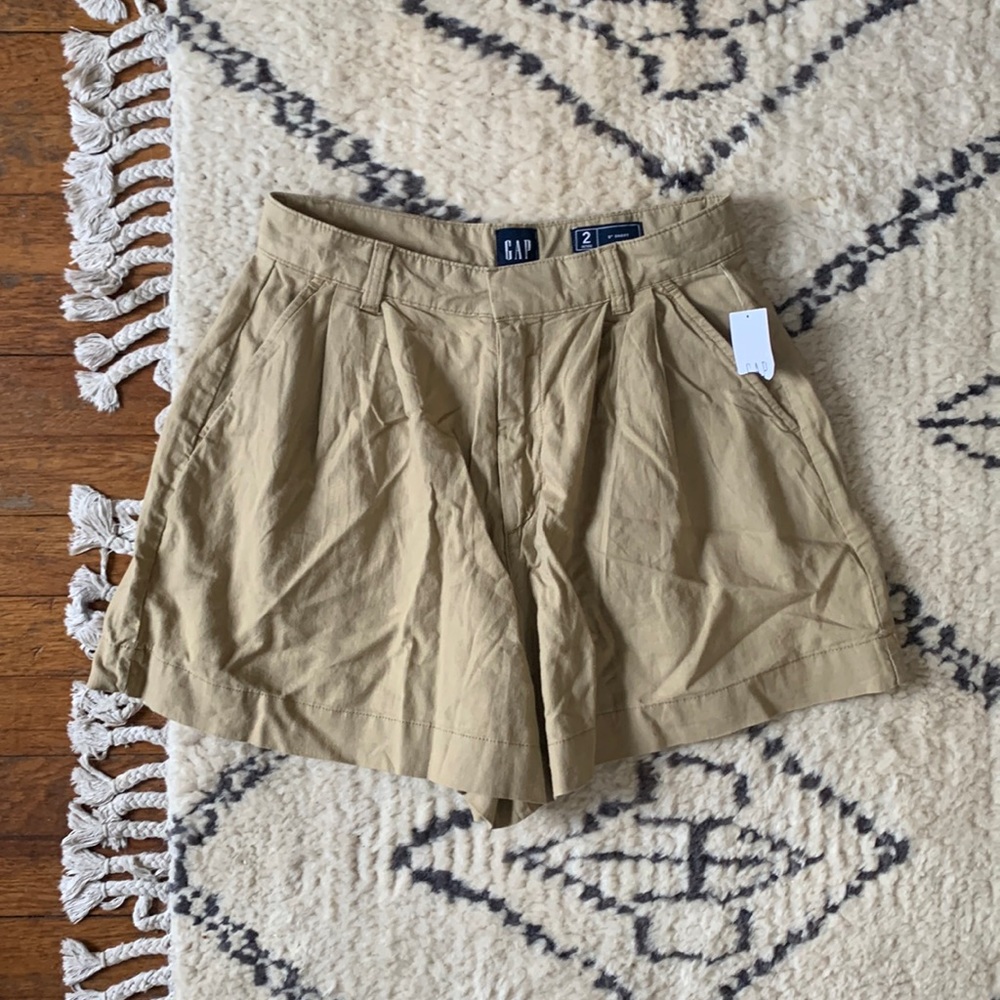 Gap High Rise Linen Blend Pleated Shorts